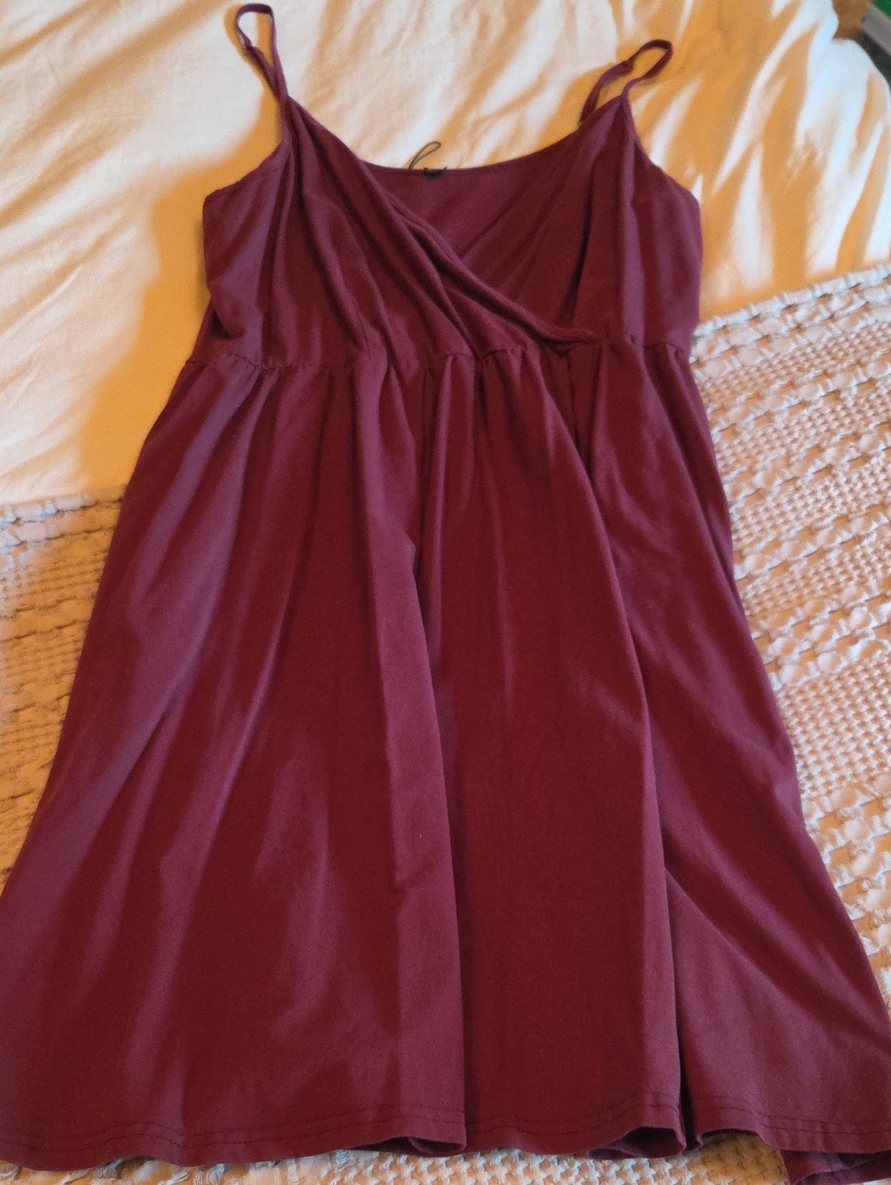 Sleeveless V-Neck Maroon Casual Dress